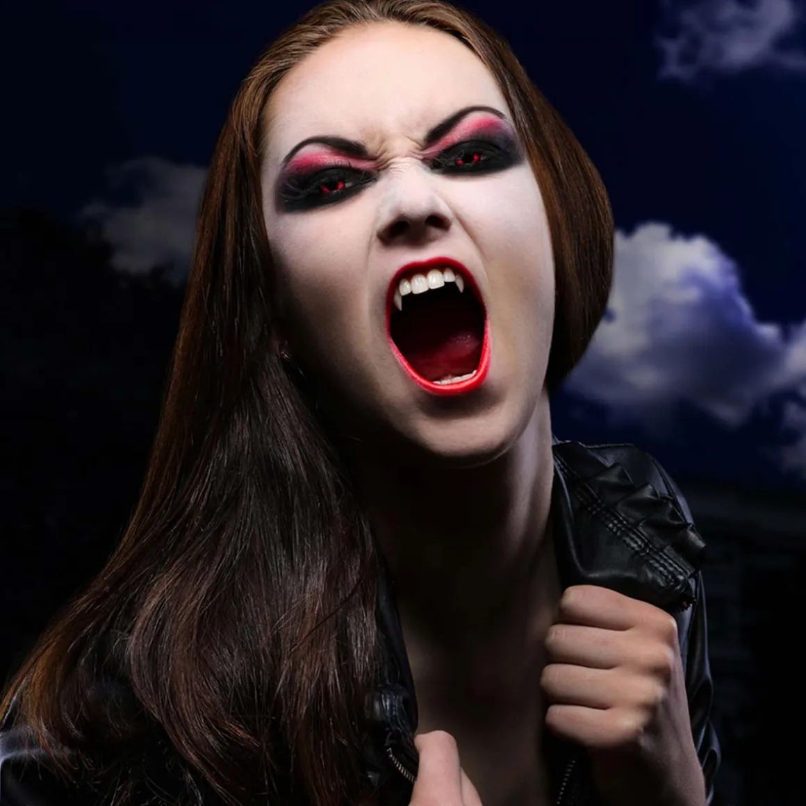Halloweenlinser, Devil priest 7 dagar